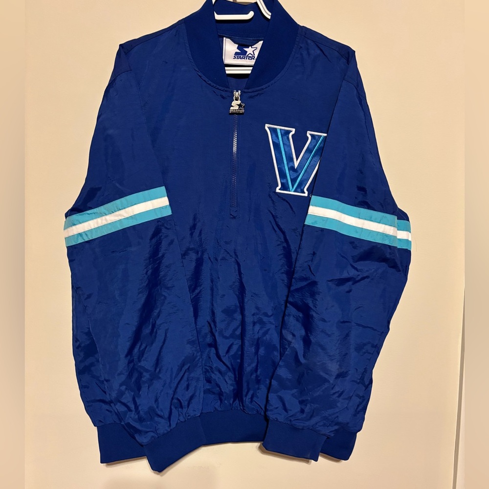 Very Rare Vintage Starter Villanova wind breaker jacket men’s size large.